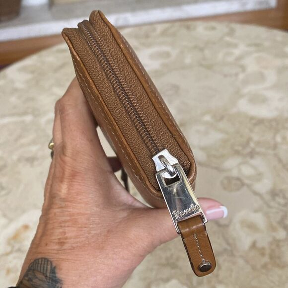 Tignanello Pebbled Leather Zip Around Accordion Wallet Clutch ID CARD Coin Zip - Picture 7 of 14